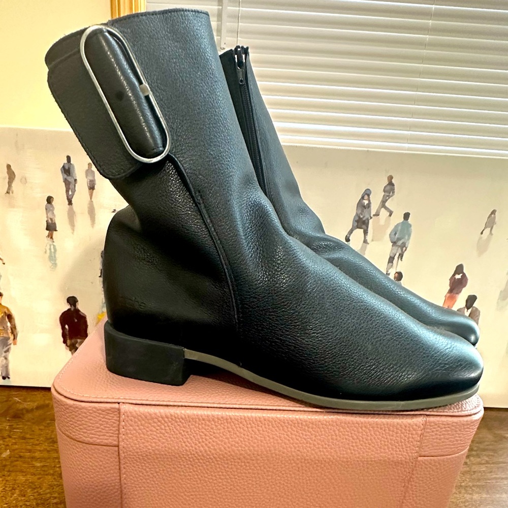 Arche  Twibel Hopi Black Ankle Boots with Silver Buckle never worn